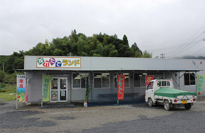 2011年6月に完成した採れたてランド髙田松原の仮設店舗