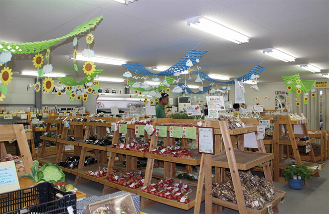 明るく清潔な店内