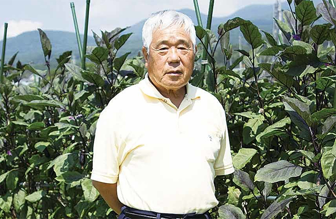 若林勝好さん（東御市） ＊なす、じゃがいも、ごぼう 　若林さんが本格的に農業を始めたのは家の近くに道の駅「雷電くるみの里」ができた16年前。それ以来、作物の病気等について積極的に勉強し、極力化学肥料を使わないやり方で野菜を作っています。また、草は刈るだけで除草剤を使わない草生栽培という手法をとっています。